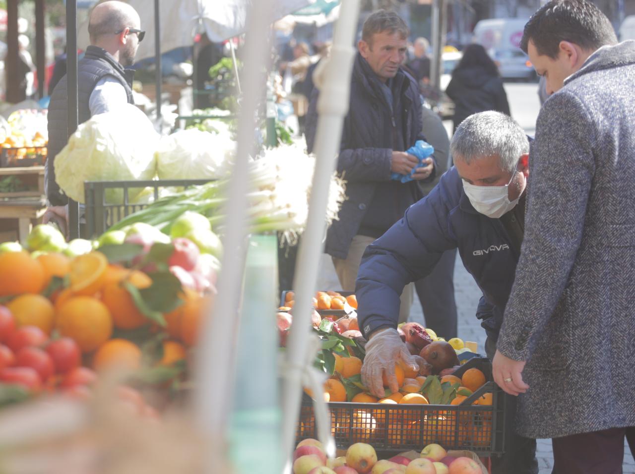VIDEO/Rritje çmimesh të produkteve, procedohen dhe dy pronarë dyqanesh në Durrës