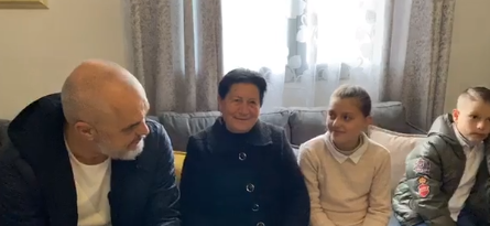 Rama e tepron me bisedat me pullë të kuqe para fëmijëve: Dhomat i kemi izoluar mirë, nëse ka tërmet në njërën në tjetrën nuk ndihet