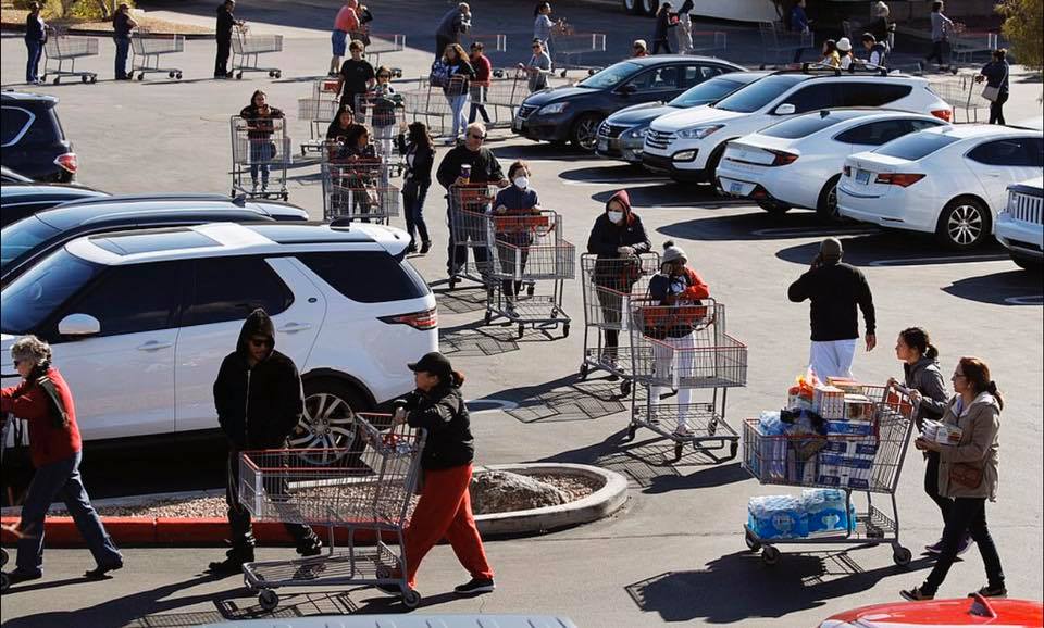FOTO/Rama angazhon policinë: Si do mbahet radha dhe distanca në hyrjet e pikave të shërbimeve