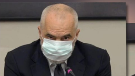 Rama tani këshillon të mos mbajmë maska: Janë të padobishme, dhe të dëshme