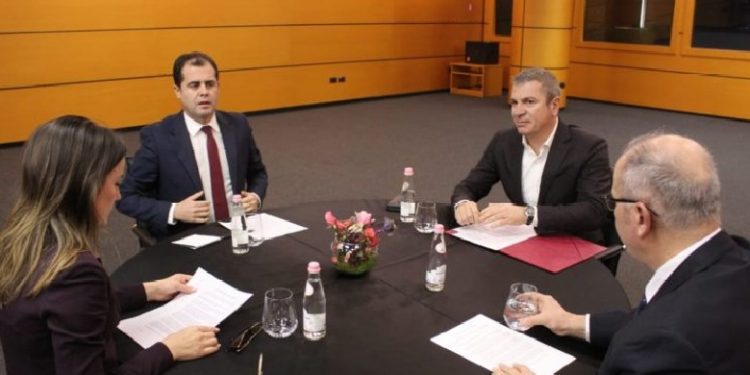 Shtyhet takimi për reformën zgjedhore me kërkesë të PD, çfarë pritet të hënën