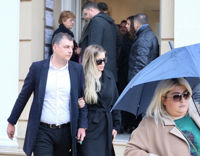 FOTO/Rezarta Shkurta zbulon dhuratën që i la Nexhmije Hoxha para se të ndërronte jetë