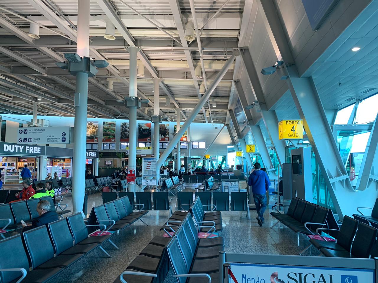 Anulohen pjesërisht fluturimet nga Italia në Tiranë