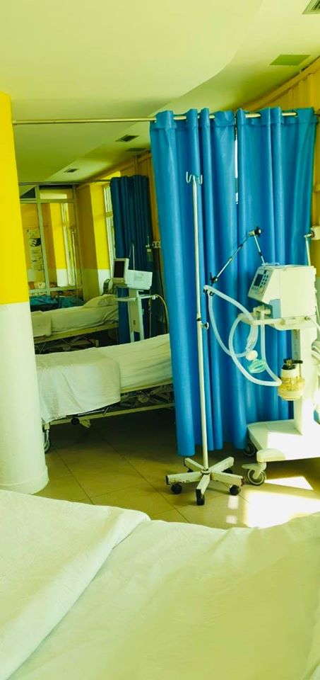 Ministrja lajmëron se spitali i dytë është gati, poston foto nga pavionet