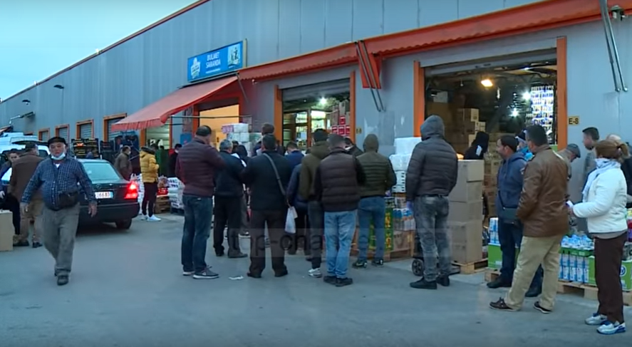 Policia e Shtetit, sërish rradhë për leje lëvizjeje, aplikime pa fund