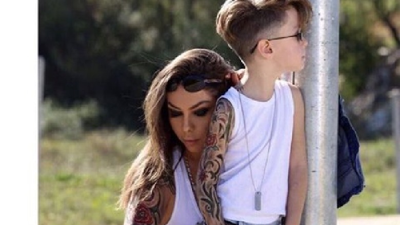 FOTO/Edhe pse në karantinë, këngëtarja organizon ditëlindjen e djalit brenda vilës së saj luksoze