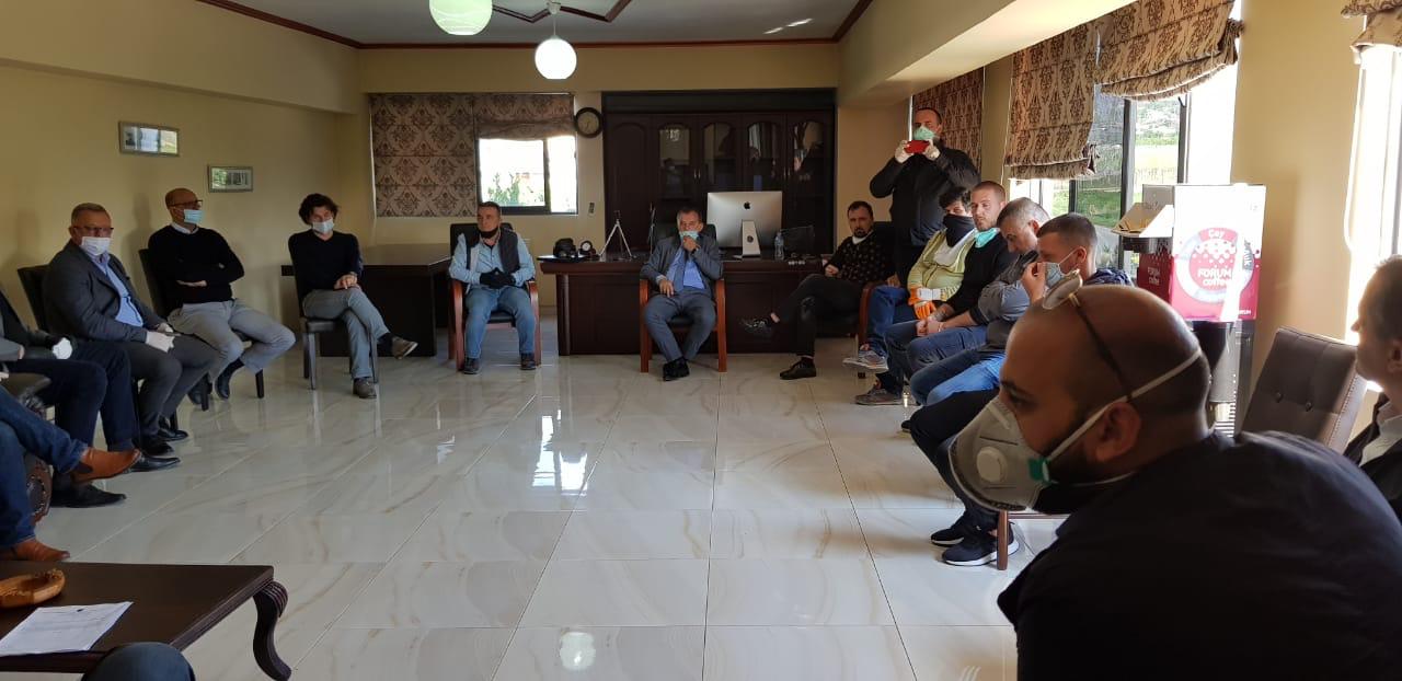 Rëndimi i situatës në Krujë/PD takohet me fasonët:“Qeveria refuzon të na takojë, vetëm kurthe dhe gjoba