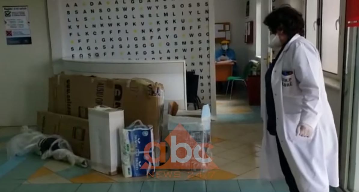 Gruaja nga Vlora i dhuron aparatin e oksigjenit Spitalit ne Vlore, nje drame pas ventilatorit