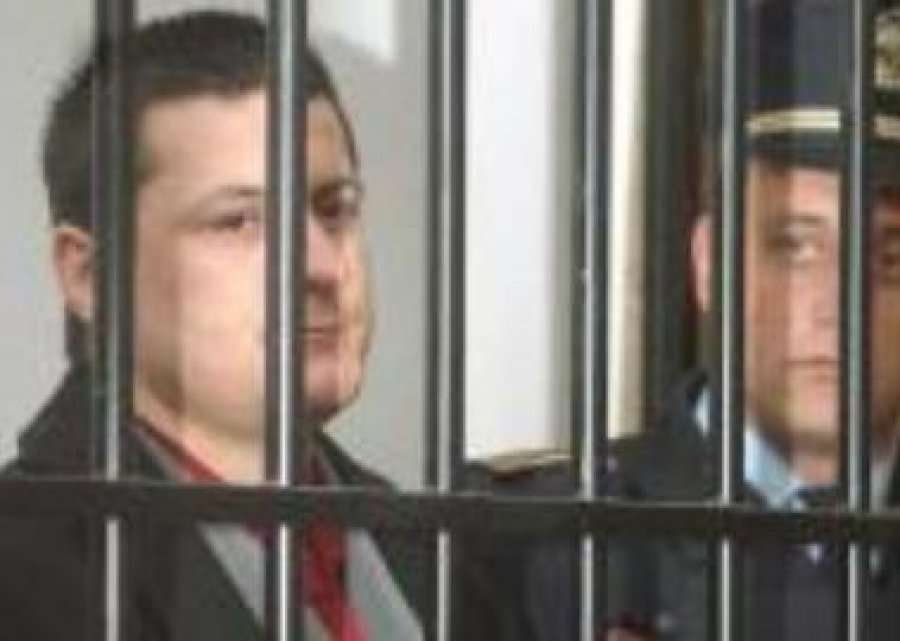 Dhunohen vajzat në mes të ditës, shpallet në kërkim ish-i dënuari për vrasje, zbardhet dhe dëshmia e viktimave