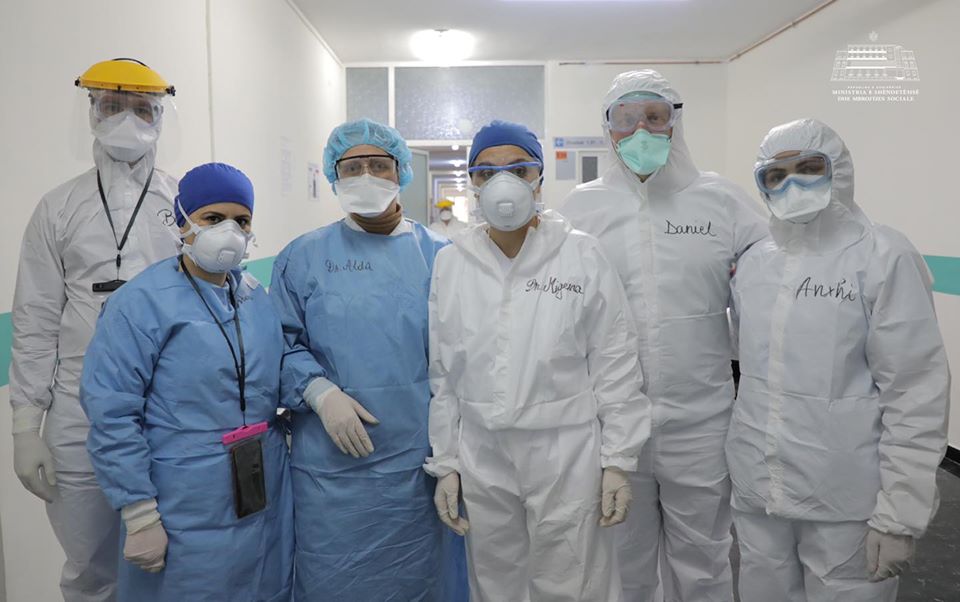 Fitojnë betejën me COVID-19, shërohen dhe dy infermierë të tjerë