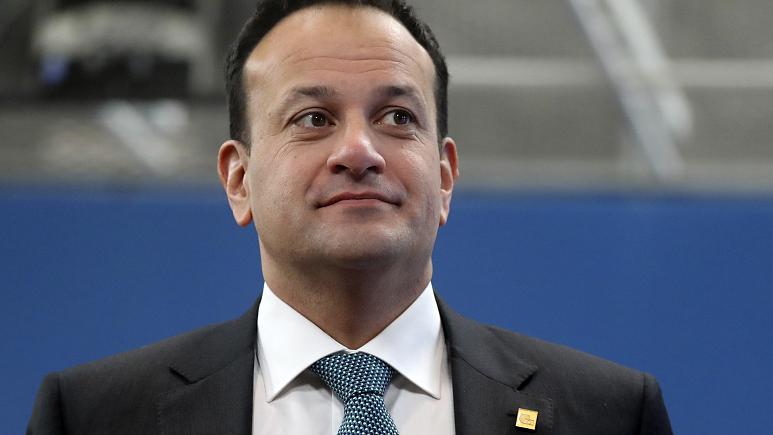 Kryeministri në Irlandë i bashkohet mjekëve për të luftuar CoVid-19