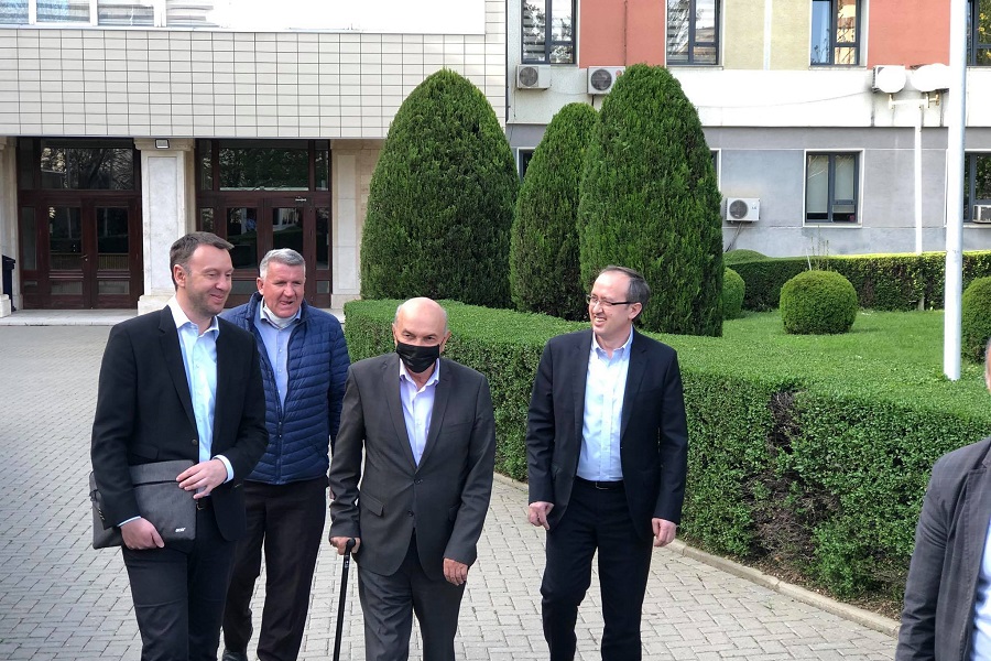 Presidenti Thaçi dekretoi Kryeministrin e ri të Kosovës