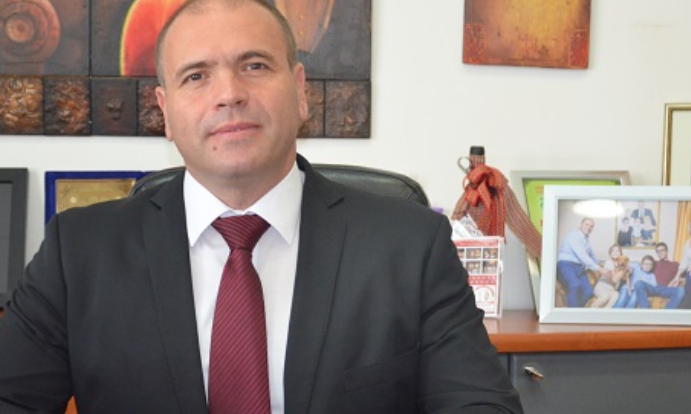 Konfirmohet pozitiv me Covid-19 kryetari i Kumanovës