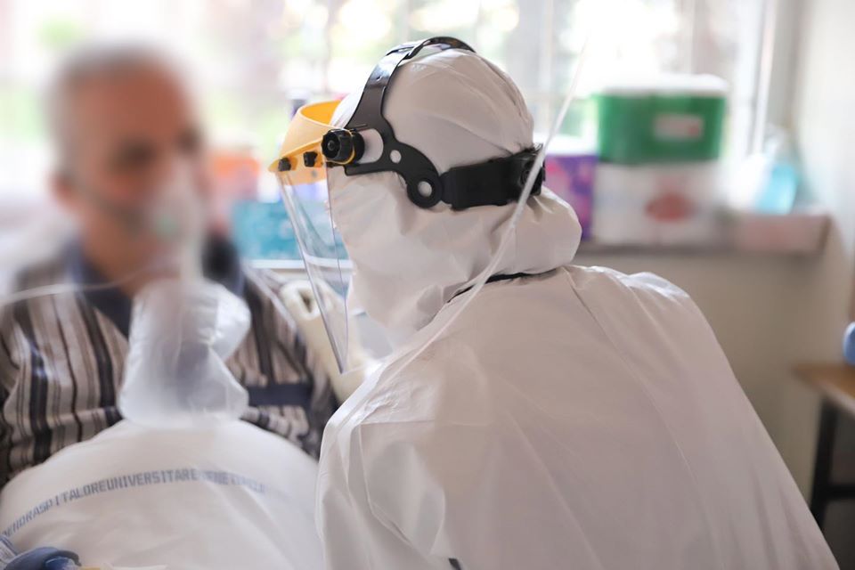 Ministrja njofton shërimin e mjekut të njohur: Së shpejti do lerë Spitalin Infektiv