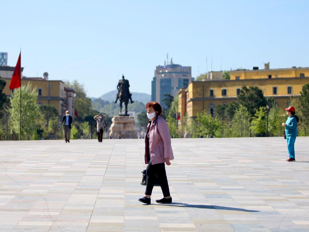 Rama përcakton orarin për shëtitje dhe për nënat me fëmijët