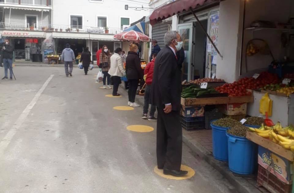 Rama poston fotot nga tregu: Brenda ditës njoftojmë rritjen e ndëshkimeve për shkelësit e karantinës