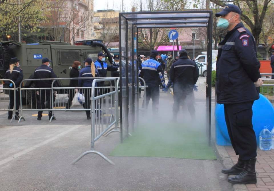 Rama poston fotot nga tregu: Brenda ditës njoftojmë rritjen e ndëshkimeve për shkelësit e karantinës