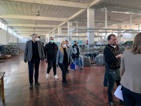 ”Vatër e re infektuese në një fasoneri në Tiranë”, Vokshi: 5 masat urgjente që duhet të marrë qeveria