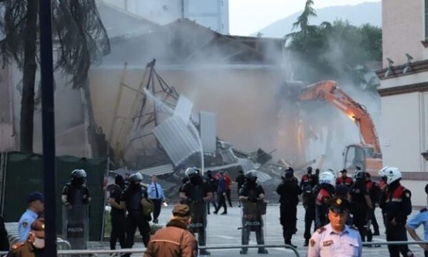 Ambasadorja e Suedise: Jam thellesisht e shqetesuar