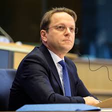 “ A ja thatë Ramës në Zagreb?”. Komisioneri Varhely: Më premtuan se do sillen mirë…