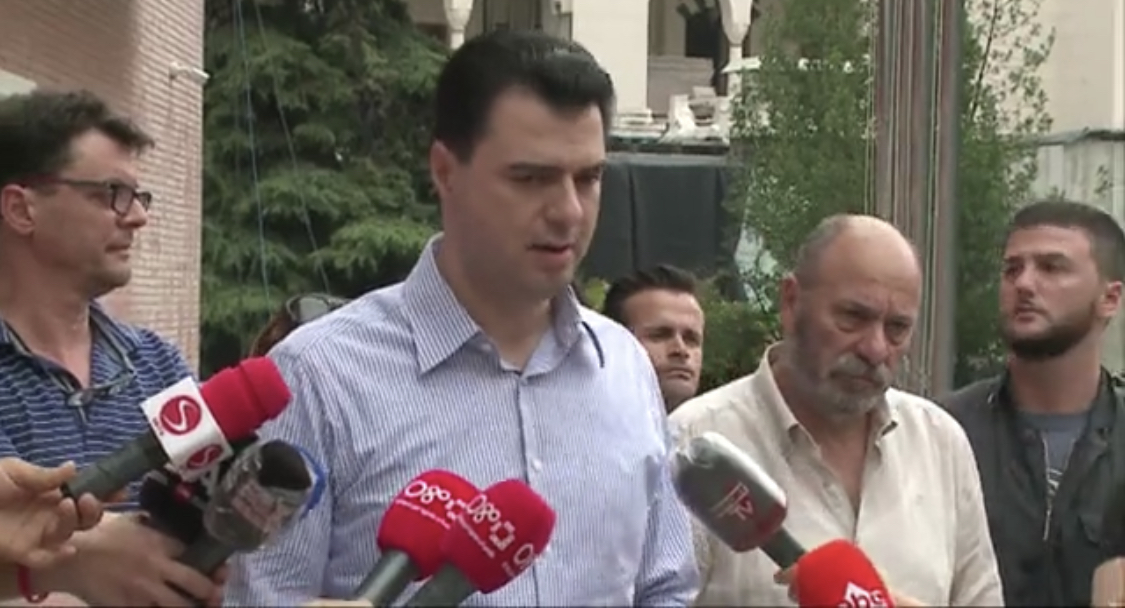 Basha te Teatri: Ju siguroi per mbeshtetjen e opozites