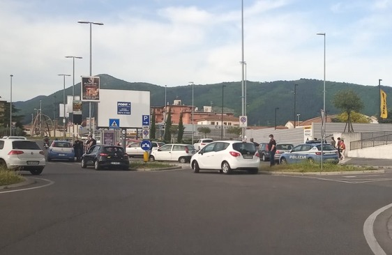 ITALI/ Shqiptari, miliona euro kokaine ne bagazh, policia e ndjek si ne filma