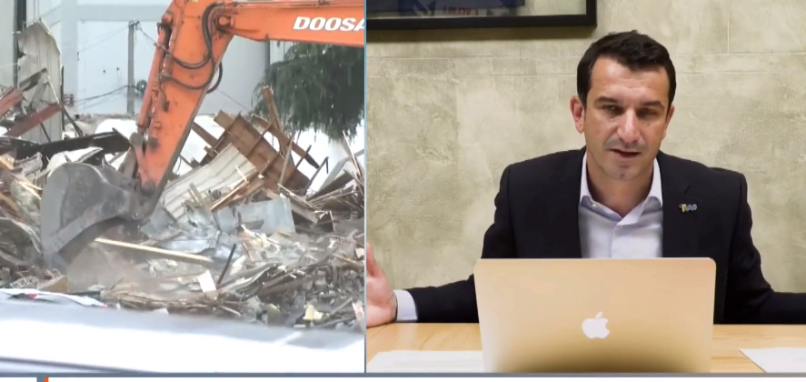 LIVE/Një ditë pas shkatërrimit, Veliaj nuk humbet kohë: E shembëm teatrin natën për të mbrojtur protestuesit