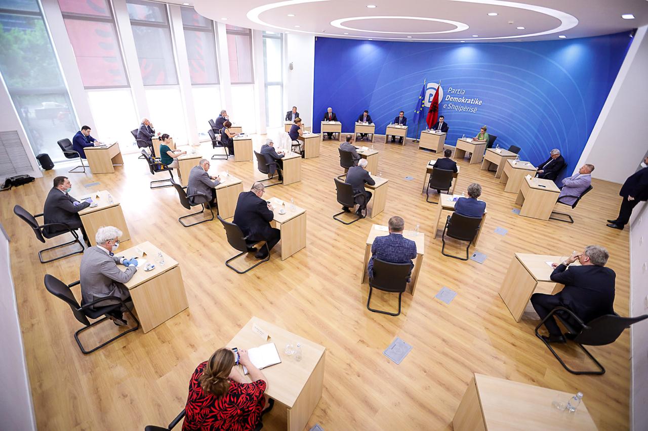 DETAJE/Takimi me ambasadorët e BE, mësohen dy shqetësimet që ngriti Basha