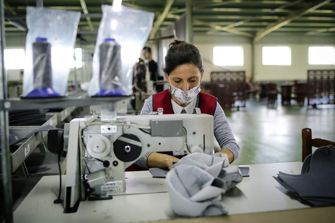 Basha takon punonjës të fasonërive në Fushë-Krujë: Lekët e tyre Edi Rama i ndan me një grusht oligarkë