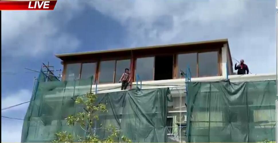 Fieri nuk gjen qetësi/Një grua tenton vetëvrasjen, punonjës rafinerie dalin në protestë