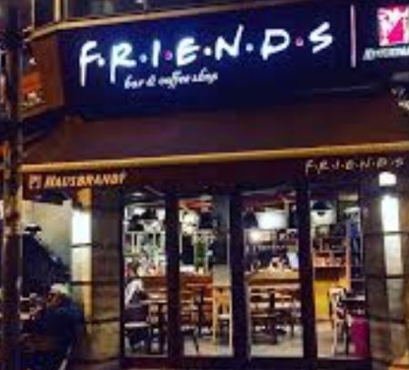 LAJMI I FUNDIT/ Shperthim lokalit perballe QSUT