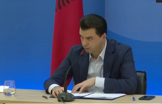 “Jemi në pandemi ekonomike, Basha: Qeveria varfëroi shqiptarët! Dha më shumë para për 2 km rrugë në Unazën e Re!