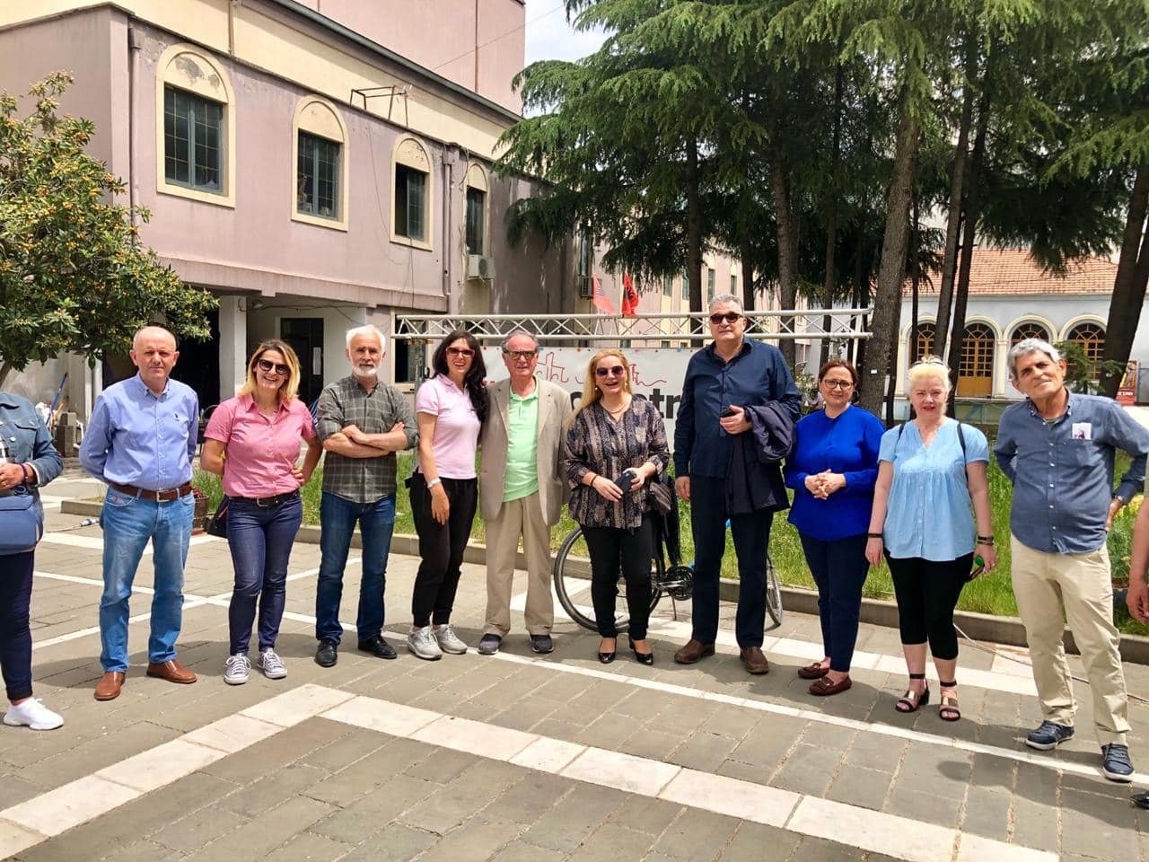 Vokshi zbërthen skemën: Paratë e pista të krimit e drogës duan të ndërtojnë kulla betoni në tokën e teatrit