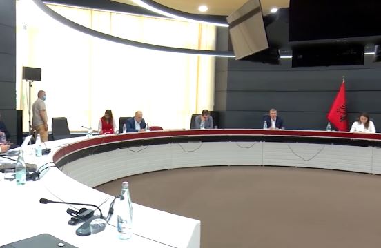 Në tryezën e Këshillit Politik edhe një përfaqësues i SHBA