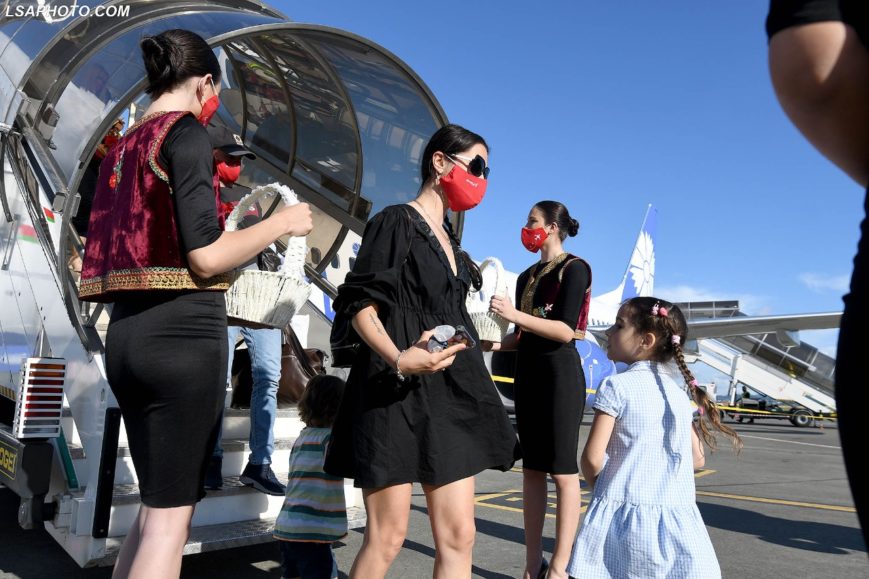 Mberrijne turistet e pare ne Rinas, jane bjelloruse