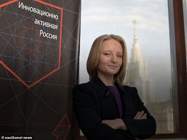 Publikohen për herë të parë fotot ‘sekrete’, dalin në publik vajzat e Vladimir Putin nga martesa e parë