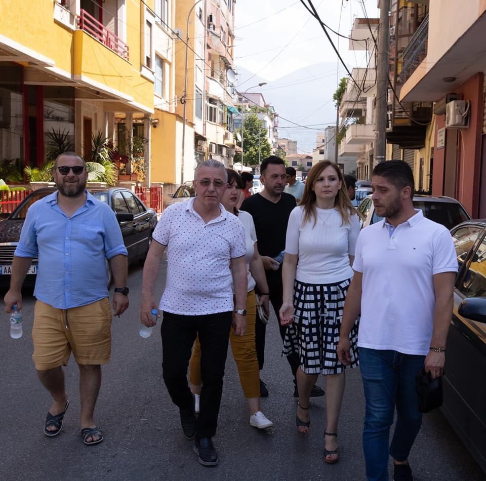 JORIDA TABAKU/ Biznese që punojnë 20 orë në ditë për bukën e gojës