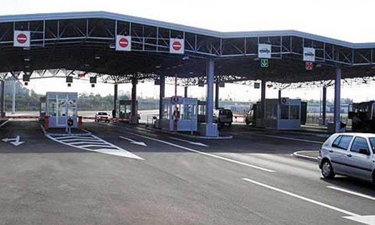 Maqedonia vendos hapjen e kufijve