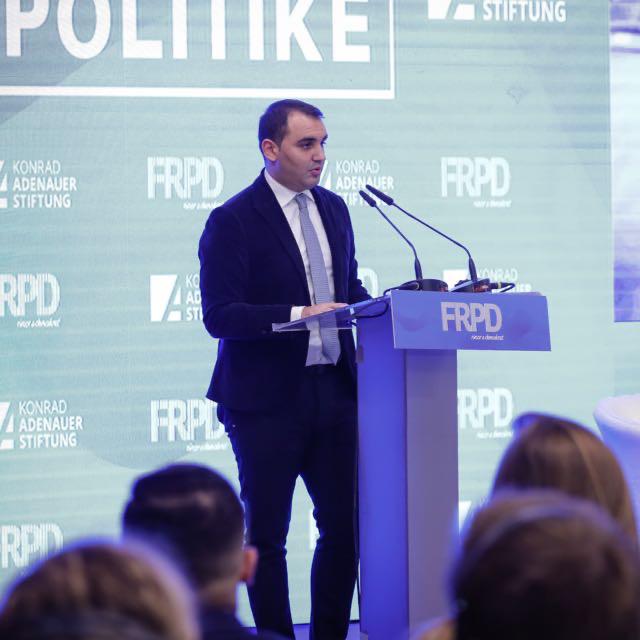 KOMENT/ Kina na dha Covidin, eshte koha ti marim biznesin!