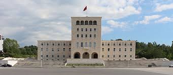 Një studente e infektuar me COVID në universitetin Politeknik, anulohen provimet e verës