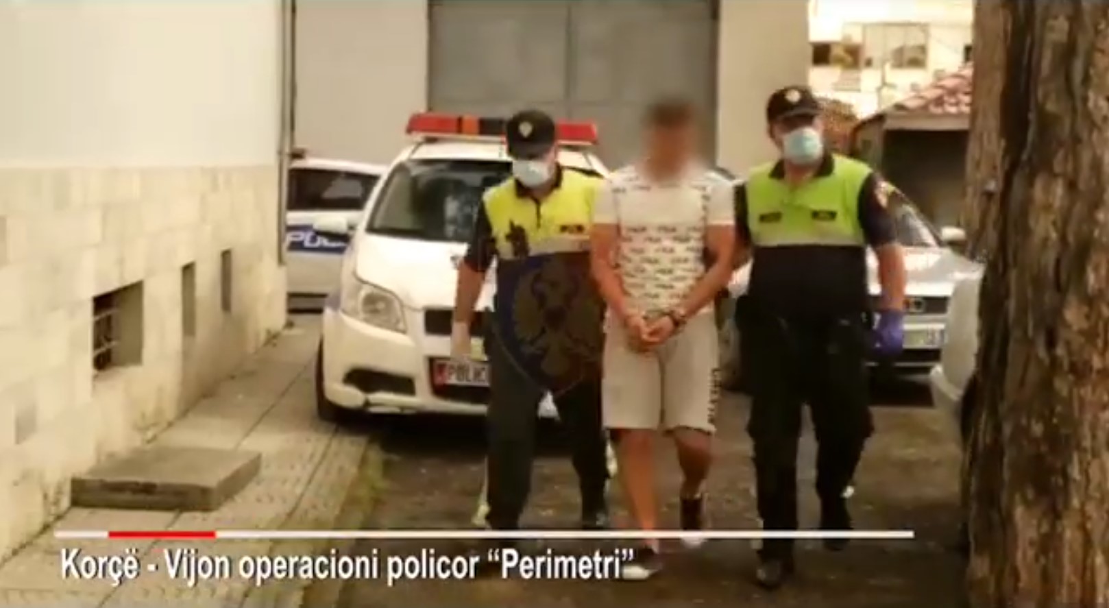 Në pranga disa të rinj në Korçë, po sillnin në Tiranë 18 emigrantë