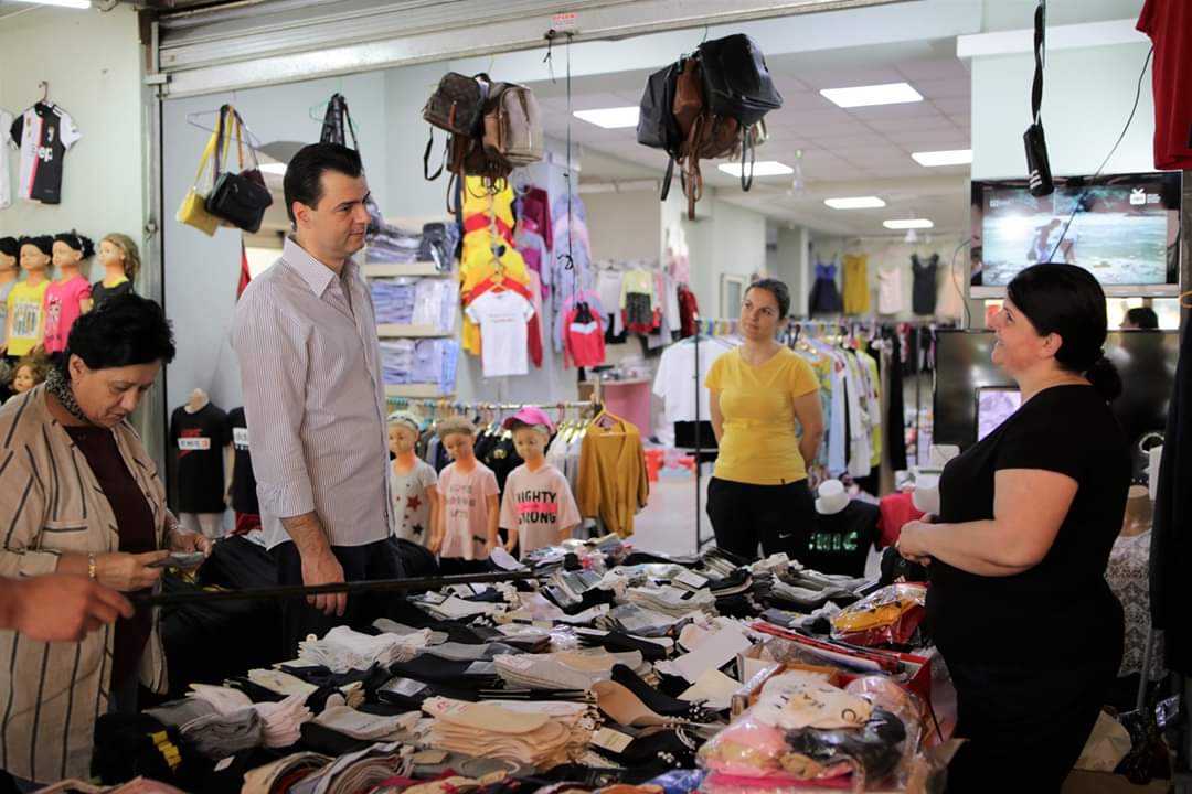 Basha në terren njeh shqetësimet e sipërmarrësve: RAMAVIRUSI po shkatërron shtyllën kurrizore të ekonomisë shqiptare, biznesin e vogël