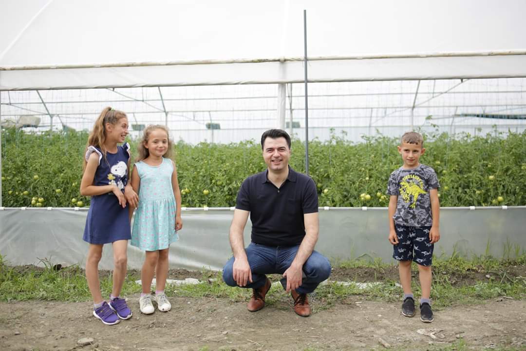 FOTO/Basha pas takimeve me fermerë në Sauk dhe Baldushk: Ky është plani i PD për t’i mbështetur