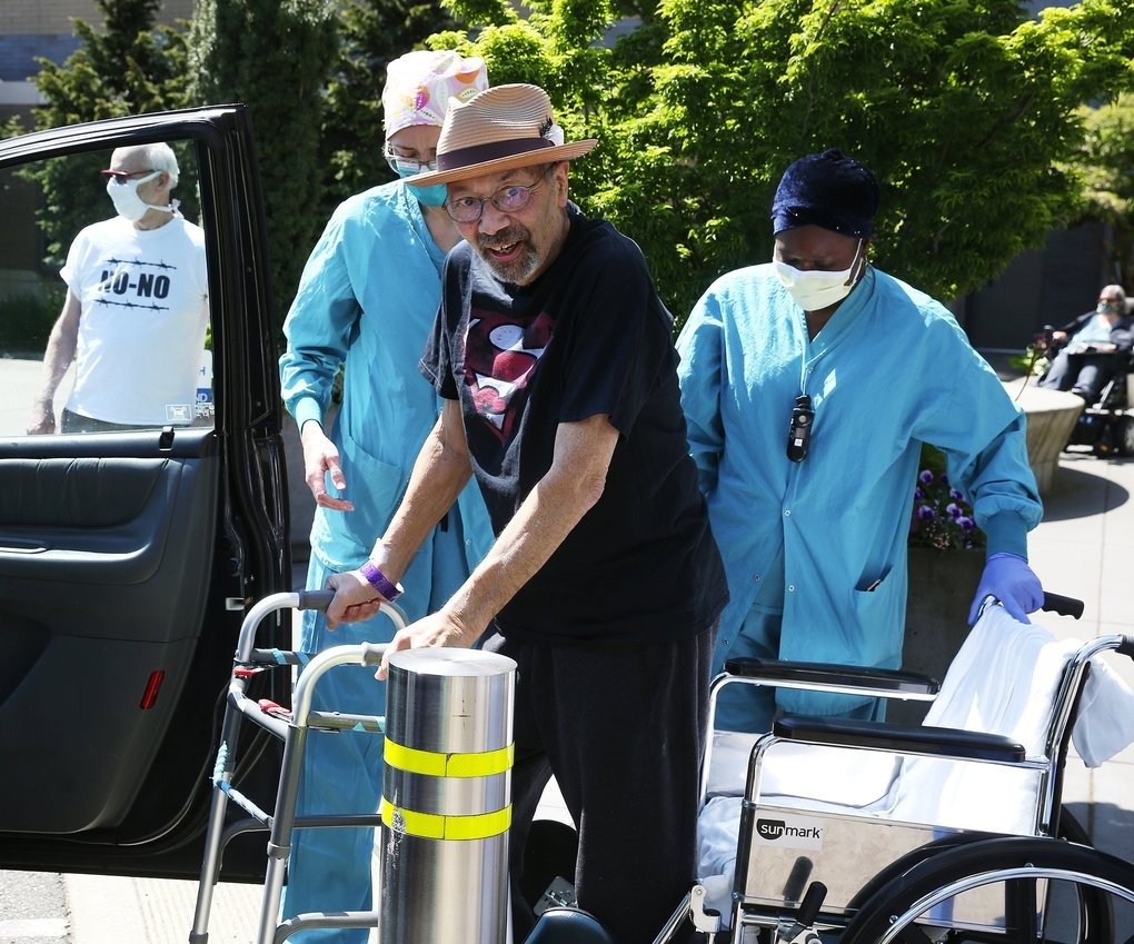 70-vjeçari mposhti COVID-19, shokohet kur mëson tarifën e kripur të spitalit