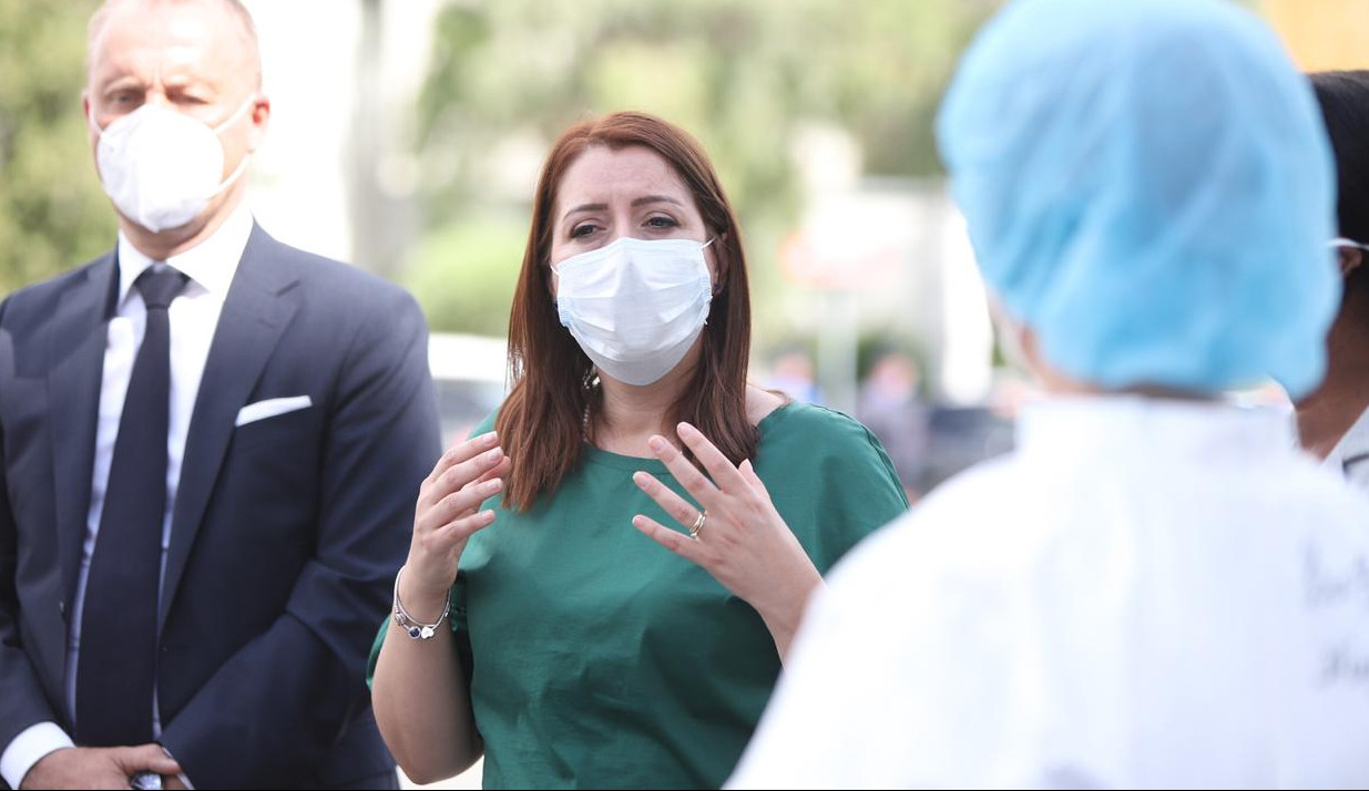 Shifrat rekord gjatë javës, ministria shton urgjentisht numrin e respiratorëve tek Infektivi