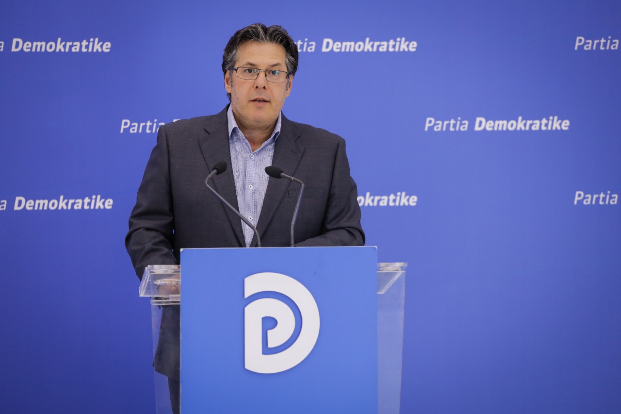 Mazhoranca i rrëzon dekretet e kthimit të ligjeve pa njoftuar Metën, PD: SPAK të hetojë kush i propozoi 3 nismat korruptive