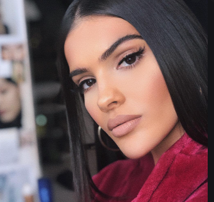 FOTO/Modelja e njohur ‘zhduket’ nga rrjetet sociale, klinika në Rusi i publikon fotot e transformimit