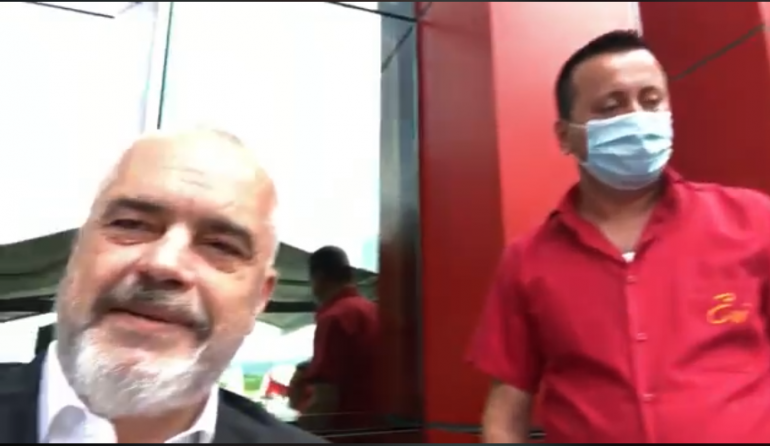 “I more pagat ti mo”, Rama nxjerr kamarierin të flasë: Rrena i ka këmbët e shkurtëra, të gjithë i morën