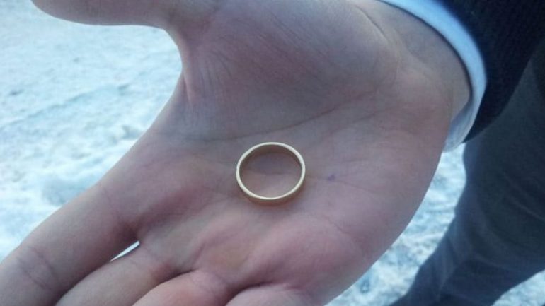 Policia në kërkim të një gruaje bjonde në Tiranë, dyshimet e para dhe denoncimi nga një burrë