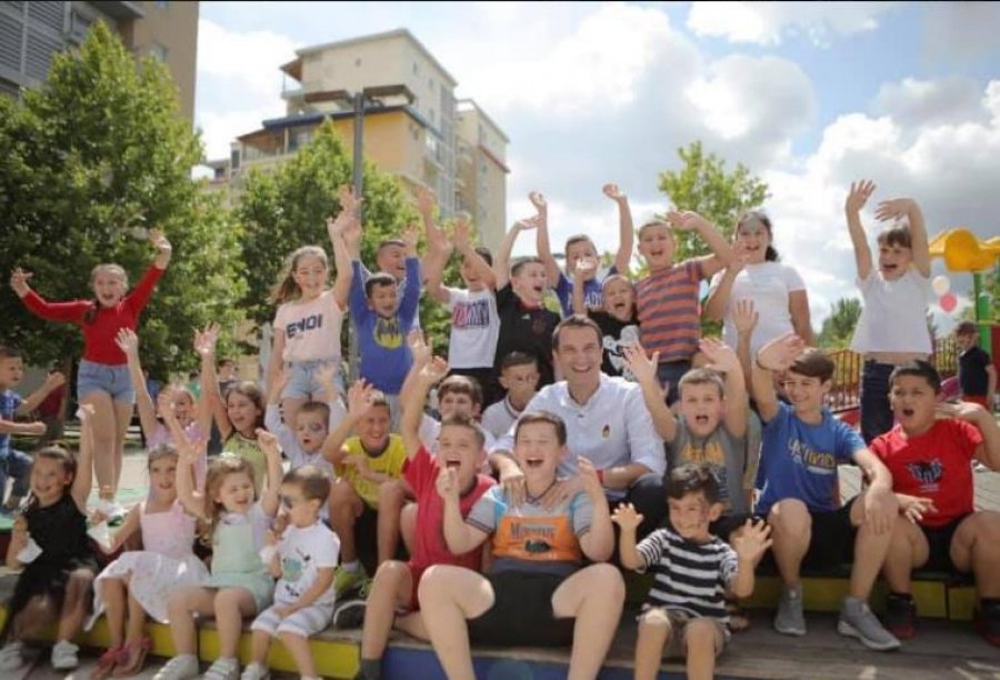 Rama paralajmëroi për distancimin, Vokshi: Të shpjegojë pse ligji nuk paska fuqi mbi Erion Velinë